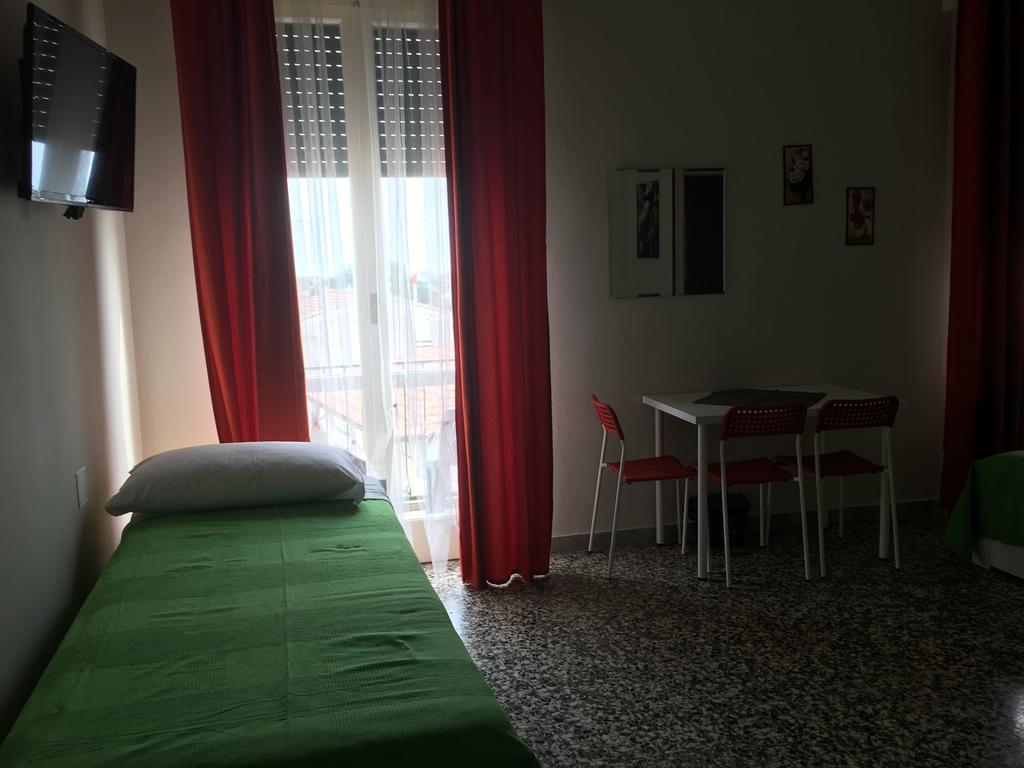 مبيت وإفطار بيزا Aliante Turist House المظهر الخارجي الصورة