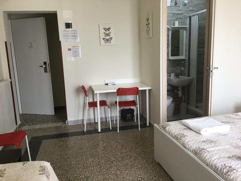 مبيت وإفطار بيزا Aliante Turist House المظهر الخارجي الصورة